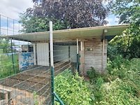 Lot 73 - dierenhok - afbeelding 1 van  3