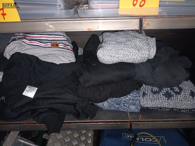 Lot 73 - herenbroeken en truien - afbeelding 4 van  5