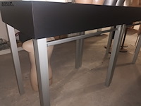 Lot 73 - hoge tafel voor winkel - afbeelding 2 van  2