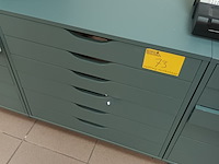 Lot 73 - ladeblok met inhoud - afbeelding 1 van  6
