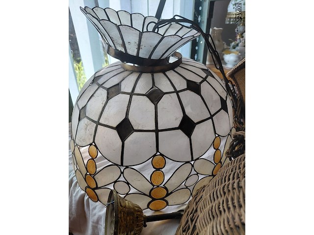Lot 73 - lampen, lampenkappen en - houders diverse materialen - afbeelding 2 van  3