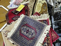Lot 73 - lot kleine tapijtjes - circa 15 stuks