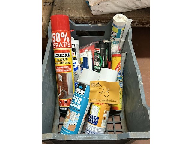 Lot 73 - lot montage materialen: silicone, lijm, purschuim, flowflex - afbeelding 1 van  2