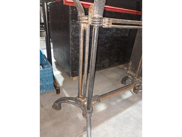 Lot 73 - rechthoekige tafels. 5 stuks - afbeelding 4 van  4