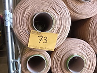 Lot 73 - rolcontainer met bobijnen garen - afbeelding 4 van  4