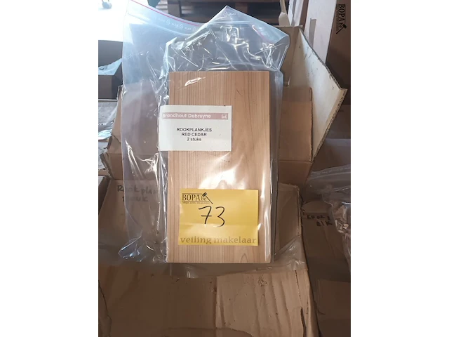 Lot 73 - rookplankjes red cedar. 42 stuks - afbeelding 1 van  3