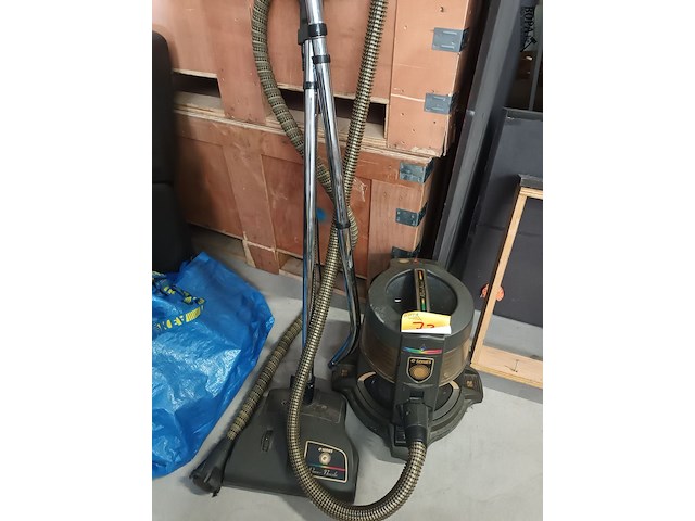 Lot 73 - stofzuiger rainbow e series - afbeelding 1 van  6