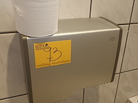 Lot 73 - toilet accessoires. 3 stuks - afbeelding 1 van  3