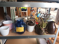 Lot 73 - vazen en bloempotten. 11 stuks - afbeelding 1 van  5