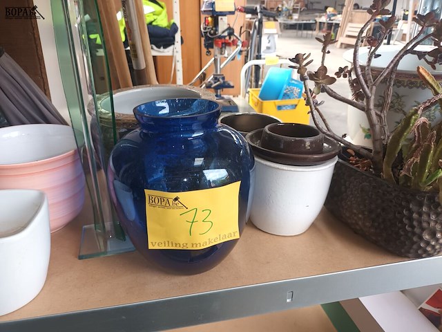 Lot 73 - vazen en bloempotten. 11 stuks - afbeelding 5 van  5