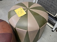 Lot 73 - vintage poef 2 stuks - afbeelding 3 van  3