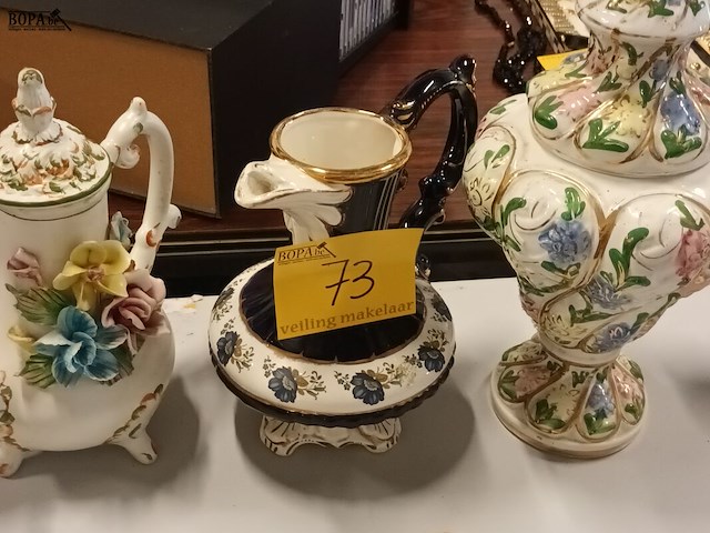 Lot 73 - vintage vazen. 3 stuks - afbeelding 1 van  8
