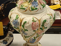 Lot 73 - vintage vazen. 3 stuks - afbeelding 4 van  8