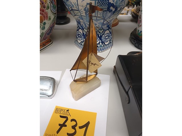 Lot 731 - bootje in koper - afbeelding 3 van  5