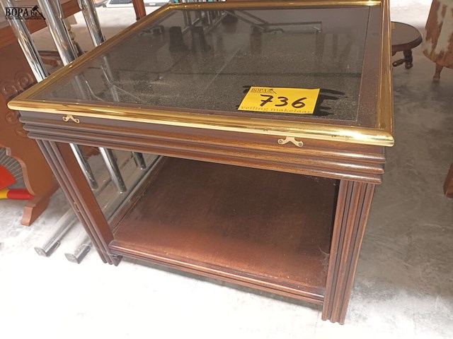Lot 736 - salontafel - afbeelding 1 van  4