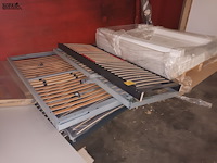 Lot 737 - lot lattenbodems en isomo - afbeelding 2 van  4