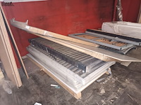 Lot 737 - lot lattenbodems en isomo - afbeelding 3 van  4