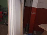 Lot 738 - borstels, houtresten en isomo blokken - afbeelding 5 van  5