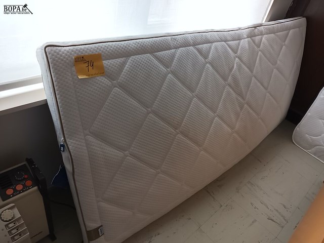 Lot 74 - auping topper prestige - afbeelding 1 van  3