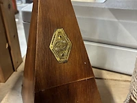 Lot 74 - bamboe rammelaar + antiek houten metronoom - afbeelding 3 van  4
