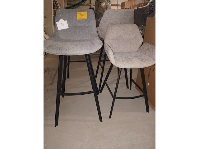 Lot 74 - barkruk. 2 stuks - afbeelding 2 van  5