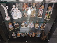 Lot 74 - beeldjes in porselein. 38 stuks - afbeelding 3 van  7