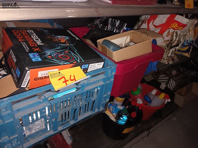 Lot 74 - computeronderdelen en kabels - afbeelding 1 van  8