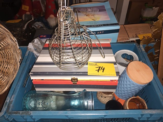 Lot 74 - decoratie - afbeelding 1 van  4