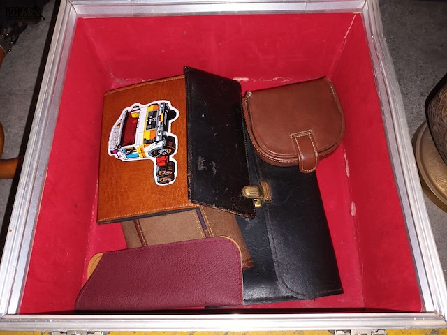 Lot 74 - doosjes en portemonnees. 10 stuks - afbeelding 3 van  4