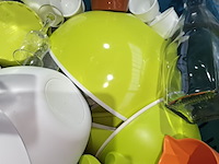 Lot 74 - huisraad. 1 bak - afbeelding 2 van  4