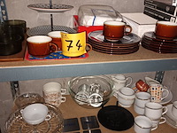 Lot 74 - keukenmateriaal en huisraad. inhoud rek - afbeelding 5 van  5