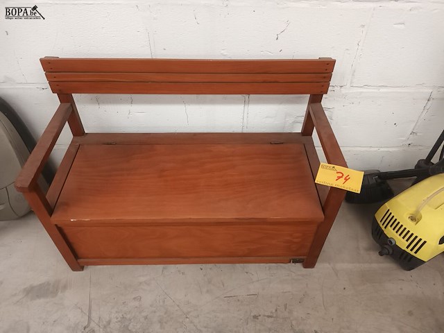 Lot 74 - kinderzitbankje met opberging - afbeelding 4 van  4