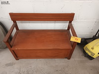 Lot 74 - kinderzitbankje met opberging - afbeelding 4 van  4