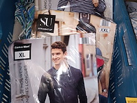 Lot 74 - kledij - afbeelding 2 van  5