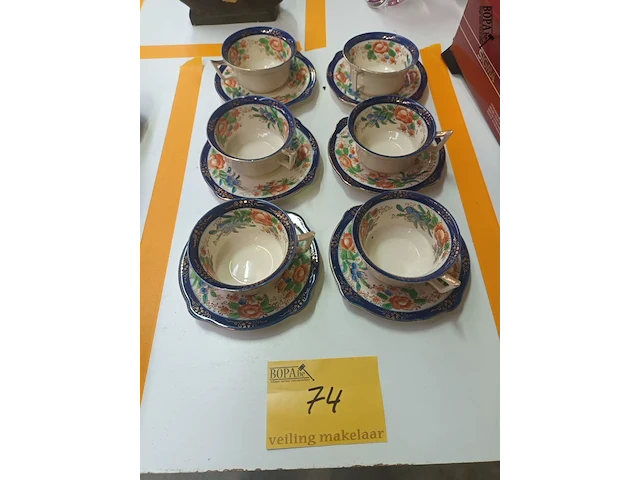 Lot 74 - koffieservies - afbeelding 1 van  6