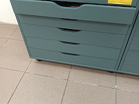 Lot 74 - ladeblok met inhoud - afbeelding 1 van  7