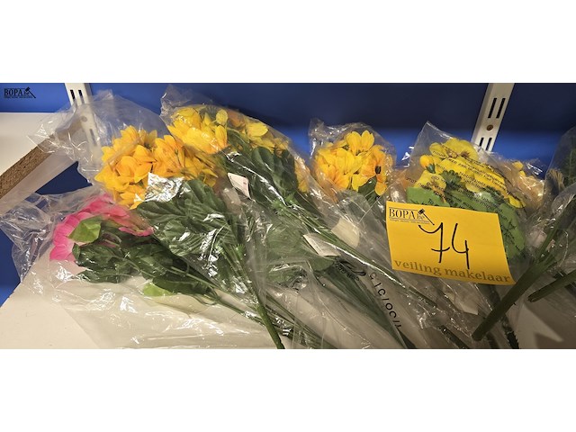 Lot 74 - lot boeketten droogbloemen 11 stuks - afbeelding 2 van  3