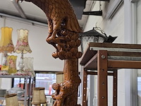 Lot 74 - massief gesculptuurde adelaar tafellamp basis - afbeelding 1 van  2