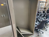 Lot 74 - mewaf open kast - afbeelding 1 van  3