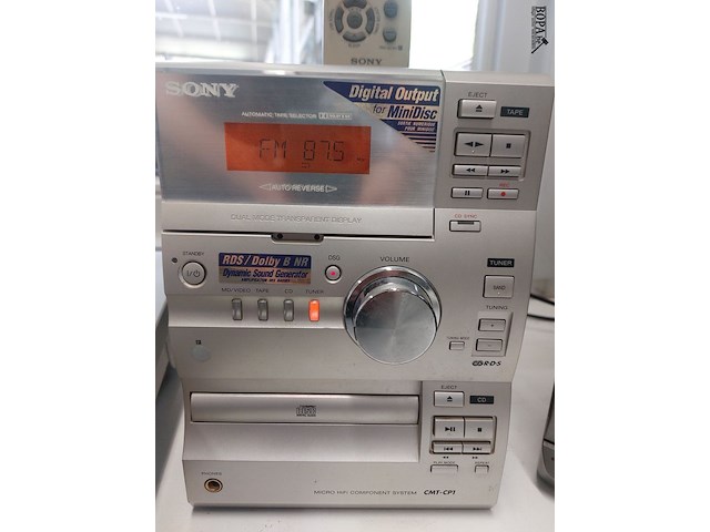 Lot 74 - micro hifi component system sony cmt-cp1 - afbeelding 3 van  3