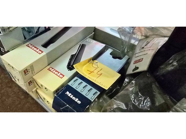 Lot 74 - miele stofzuiger accessoires nieuw ong 36 verp - afbeelding 5 van  9