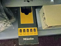 Lot 74 - miele stofzuiger accessoires nieuw ong 36 verp - afbeelding 9 van  9