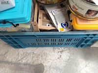 Lot 74 - naaimachine en naaigerei - afbeelding 7 van  7