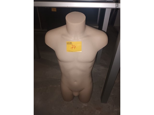 Lot 74 - paspop man torso - afbeelding 1 van  2