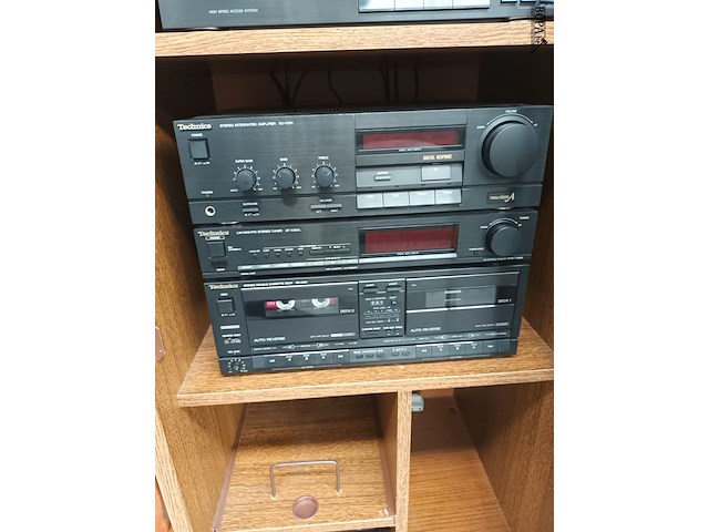 Lot 74 - stereokast met technics stereoketen - afbeelding 5 van  7