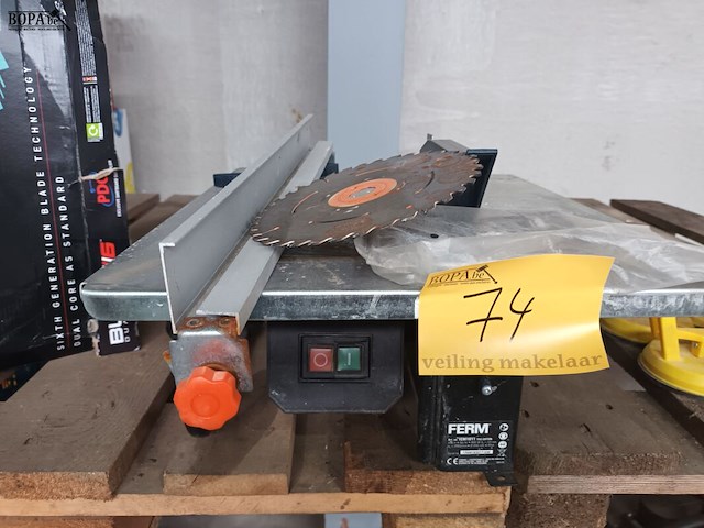 Lot 74 - tegelsnijmachine ferm - afbeelding 1 van  4