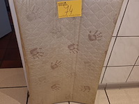 Lot 74 - ververs matras - afbeelding 1 van  3