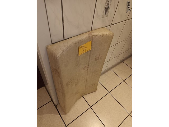Lot 74 - ververs matras - afbeelding 2 van  3