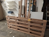 Lot 740 - resten hout en melamine panelen - afbeelding 2 van  3
