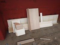 Lot 740 - resten hout en melamine panelen - afbeelding 3 van  3